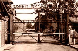 photo du portail d'Auschwitz