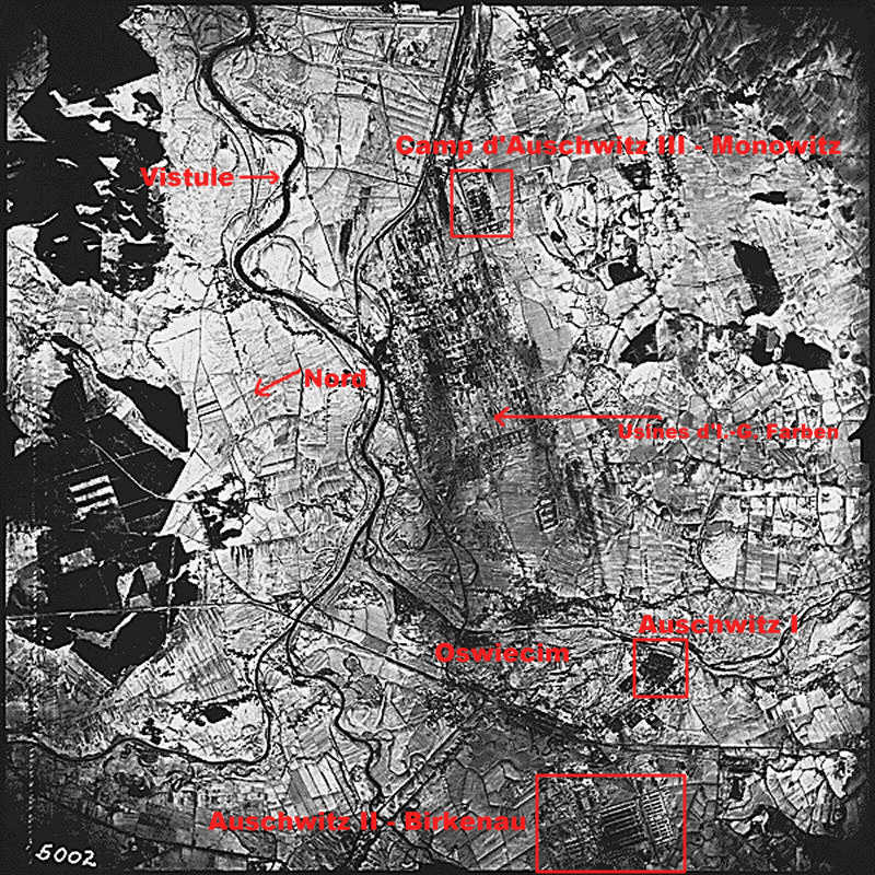 Vue aérienne des trois camps d'Auschwitz prise par l'aviation alliée