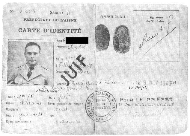 Carte d'identité d'André R., officier de réserve français,
portant l'estampille "JUIF" et datant de novembre 1940