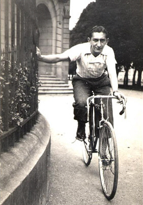 Serge Smulevic, en 1936, à Thionville.
Il a 15 ans