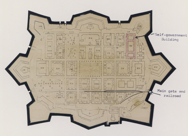 Plan de la Petite forteresse du camp de Terezin (Theresienstadt) - album de survivant