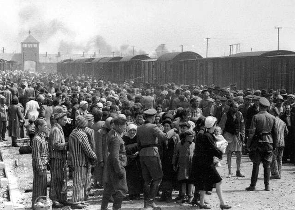 sélection sur la rampe d'accès à auschwitz birkenau-1944